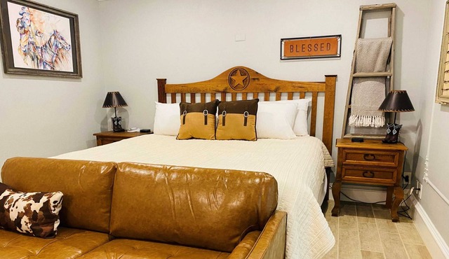 The Big Texan Master Suite 200