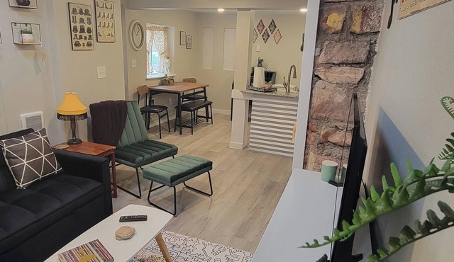 The Cozy Cottage at the base of Pikes Peak with private hot tub in Cascade-Chipita Park