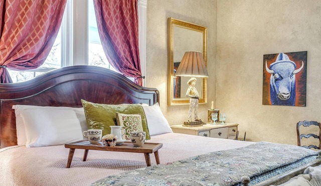 The Gallery House: Boutique Stay Right by Tarleton