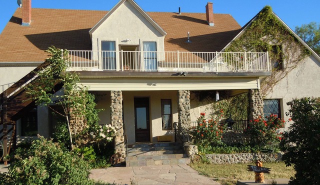 The LANDMARK Ranch Apartment