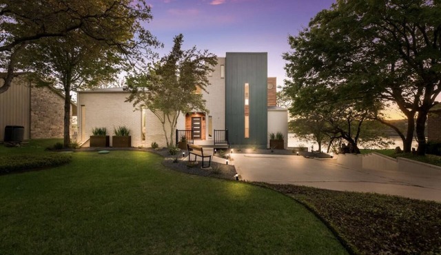 The Lux at Lake Belton Modern Lake Access Home
