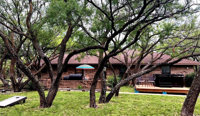 The Mesquite Retreat ~ Romantic ~ Secluded ~ Hot Tub ~ Fire Pit ~ Very Relaxing
