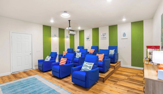 The Painted Paddle: Pool, HotTub, Pickleball Court