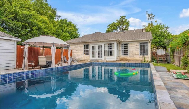 The private home features two master suites with King beds and full attached bathrooms. The loft is 3rd private getaway with a Queen bed and attached full bath. Fully stocked kitchen and a separate Oak dining area.