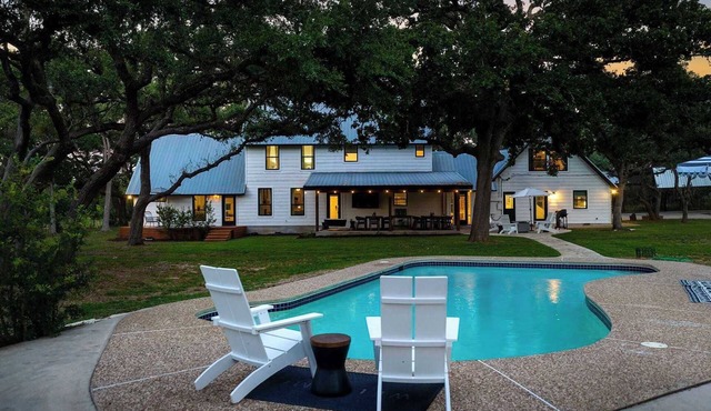 Three Dog Ranch - Pool, Game Room & Sleeps 18 in Driftwood