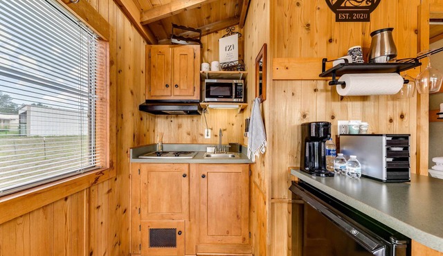 Tiny Home w/Covered Porch in Cloudcroft Area!