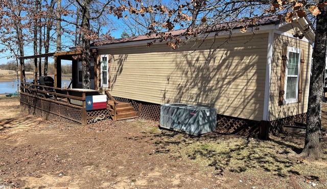 Tiny House lake front on FORK