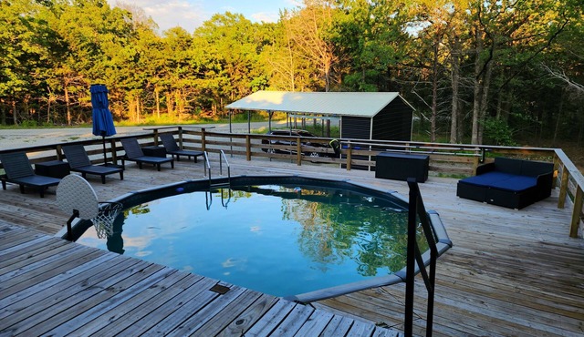 Tranquil 2-bedroom cabin on an acre, 4 mins to Lake Texoma!