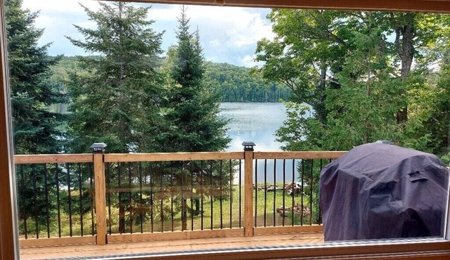 Tranquil Lakeside Setting in Eganville