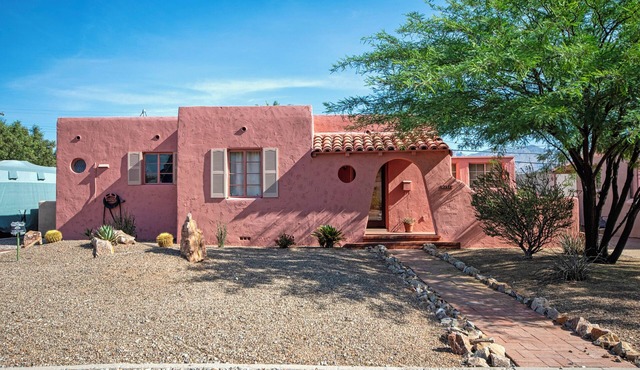 Tres Palmas - 3BR Adobe Retreat w/Pool