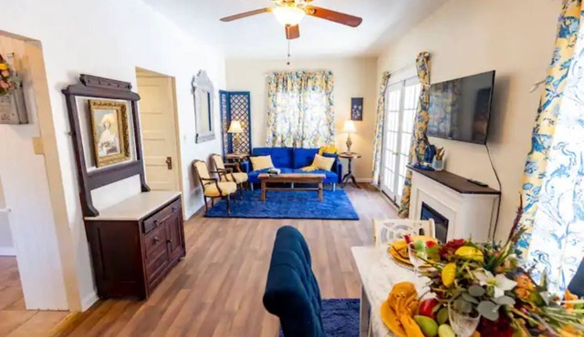 Unique 1-bedroom casita in Mesilla Park with hot tub