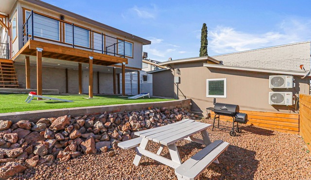 Unique 1BR/Split-Level Design