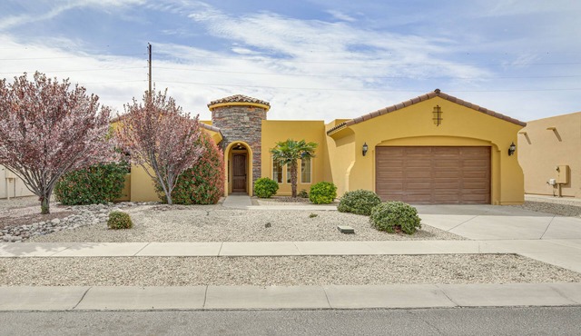 Unique Las Cruces Home w/Patio + Gas Grill!