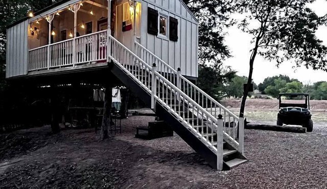 Unique Treehouse on Working Farm in Texas, Perfect for Rustic Weekends in Nature