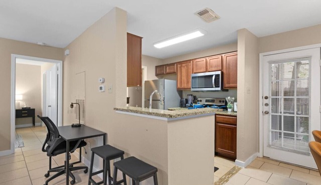 Up to 16 People - Mins 2 Downtown - Luxury Home