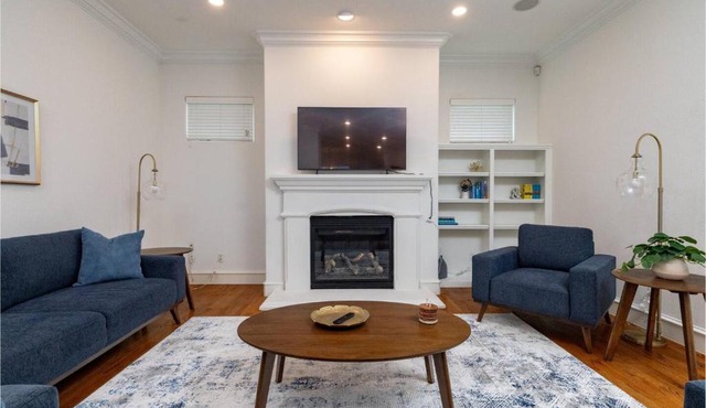 Upscale 4BR Retreat Sleeps 8 | World Cup Getaway