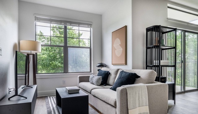 Upscale Arboretum 1BR w/ Gym, Pool & W/D, nr restaurants, by Blueground
