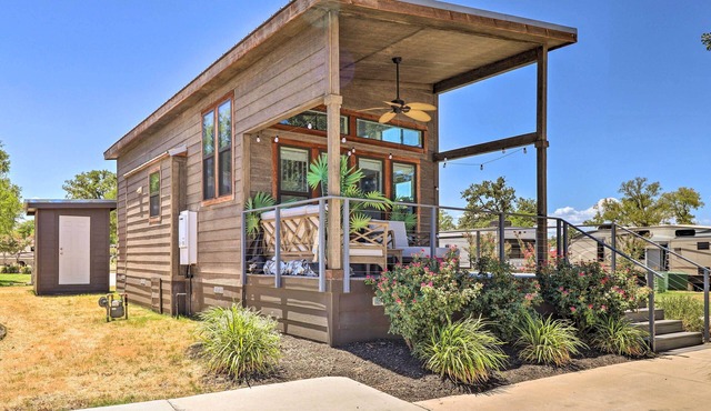 Upscale Tiny Home - Boho-Chic Austin Getaway! in Austin