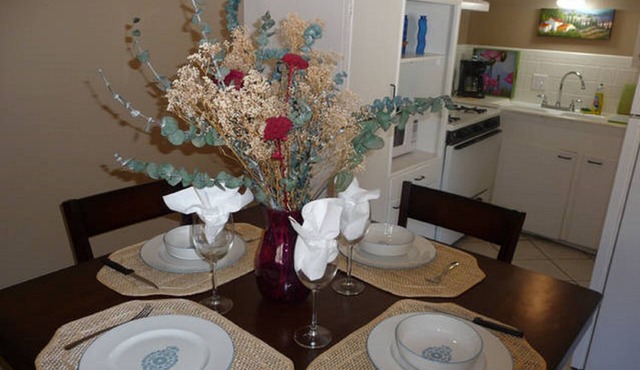 Uptown Dallas - Large 1 bd #7, WiFi, Parking, Near Restaurants & Shops, & Safe