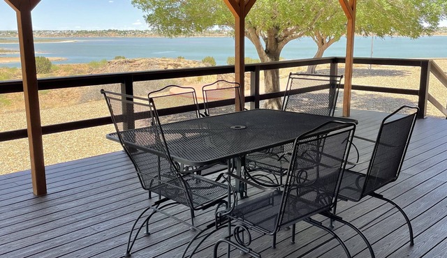 Ute Sunset Lake House-3 Bed/2 Bath Lakefront Home
