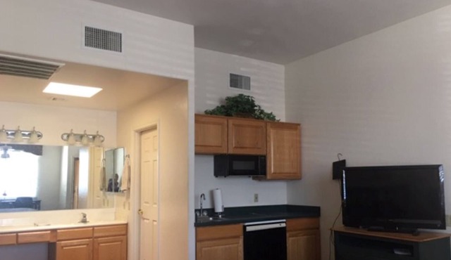 Vacation Studio Rental Close to Golf Courses and Outdoor Activities