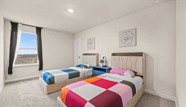 Villa, Luxury 5BRM, Sleeps 13, Backyard, Dallas TX