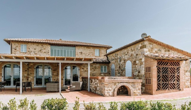 Villa Sestina elegant and exclusive farmhouse immersed in the wonderful land of Chianti Classico in Castelnuovo Berardenga