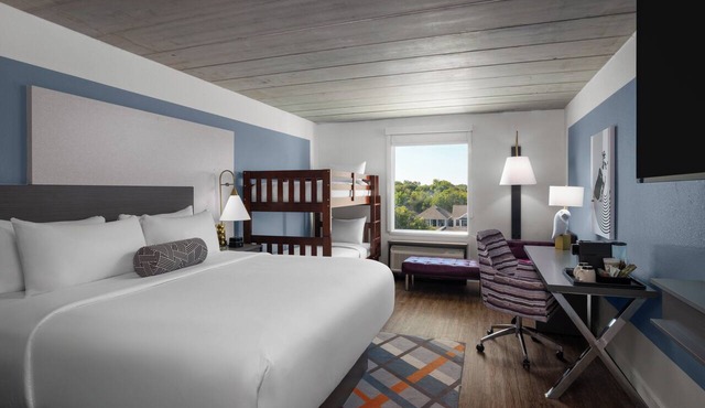 voco College Station Aggieland by IHG