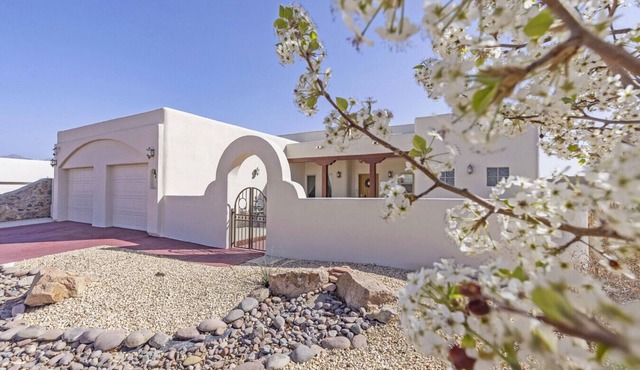 Walk in the Park: Luxury/Hot Tub/Sonoma Ranch Golf