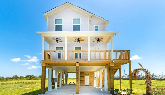 Walk to Beach | Family Retreat, Home In Galveston Texas