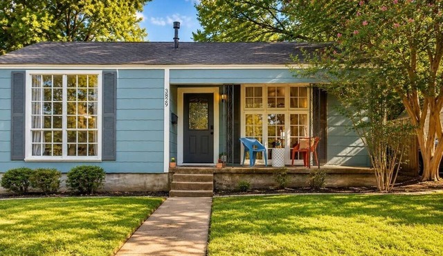 Walk to Dickies & Will Rogers | Pet-Friendly 3BR