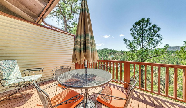 Walk to Dtwn Ruidoso: Mtn-View Condo w/Pool!