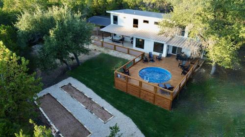 Wanderin Star Farms - Shangri La in Dripping Springs