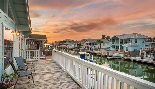 Waterfront | Communal Pool | Dock | Pet-Friendly!