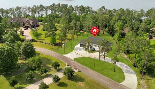 Waterfront house on Sam Rayburn in Brookeland