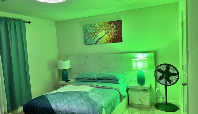 Welcome to Daisy World! Experience comfort and style in my charming home. in Katy