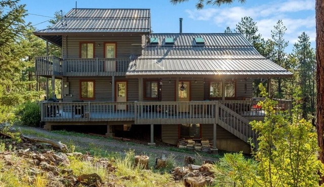 Welcome to The Hen House in Greer! Wraparound Porch, Movie Room & Coffee Bar