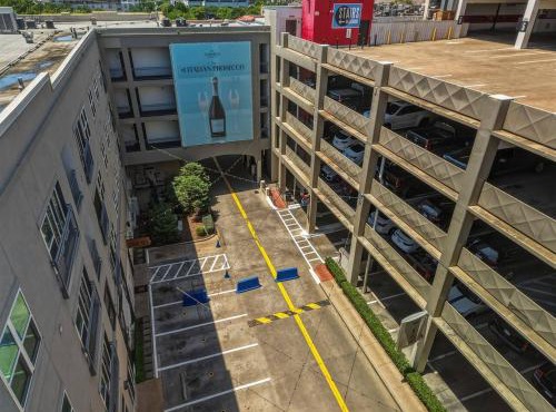 West Village 2BR Katy Trail & Dining, Parking