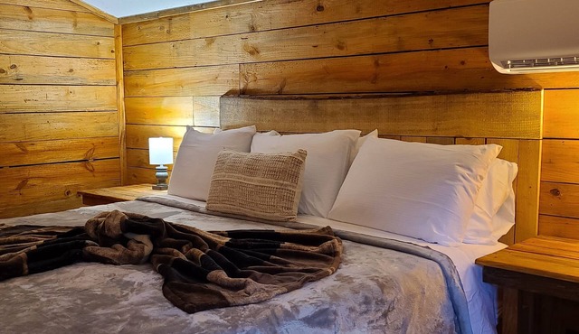 Western Barn Bunk House Cabin - East Texas Piney Woods - Canton Mineola Tyler