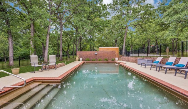 Wildwood Ranch TX- Pool + NEW Media Room & Sport Court on 160 acres- sleeps 12
