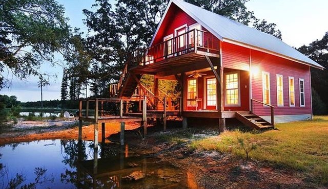 Wonderful 13 Acre East Texas Getaway near Canton on 3 Stocked Ponds!