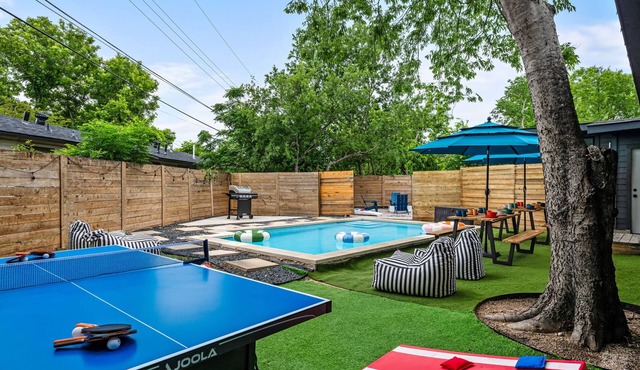 Wonderland · Sleeps 24, Pool, Hot Tub, Soccer, etc