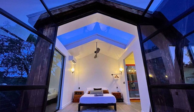 Yoku · Insta-worthy Cabin Villa with Moonroof & Dip Pool