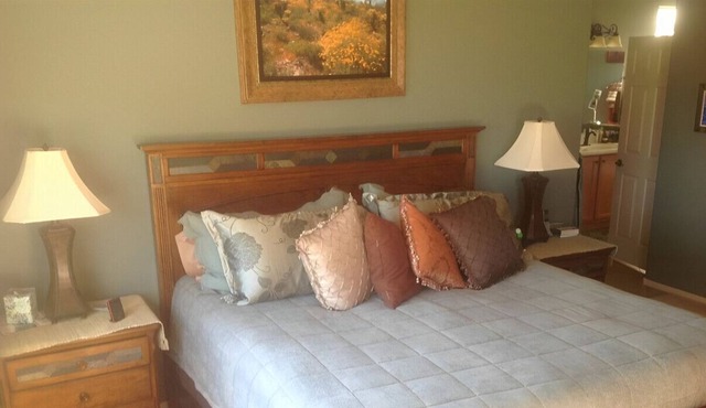 Your Cozy Getaway Awaits! Close to Golf Courses