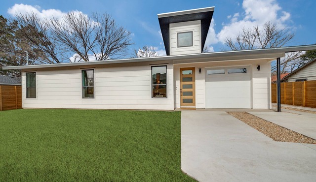 Zen Retreat - 2 Houses in Central Austin