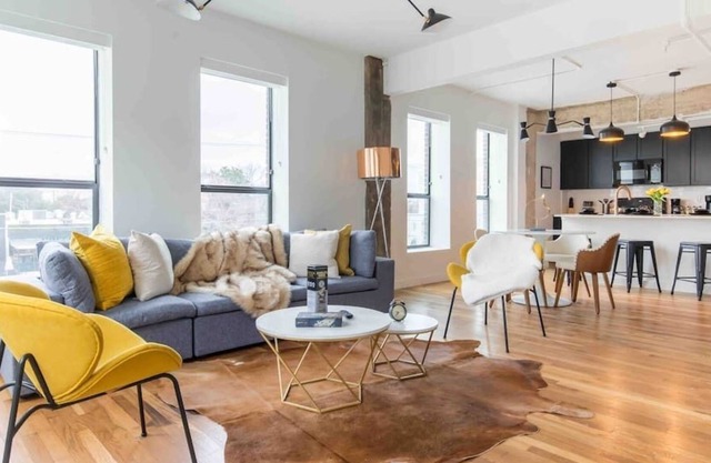 Oak Lawn Loft 