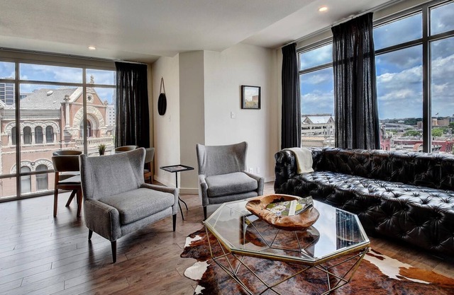 The Littlefields by Lodgewell, Corner Loft Trio of Balconies