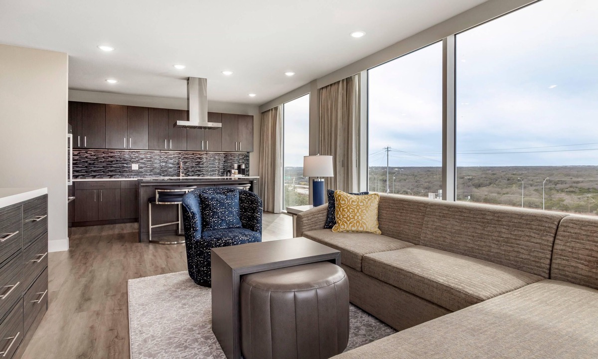 Woods Of Century Park Hotel | Cambria Hotel Austin Uptown Near The Domain