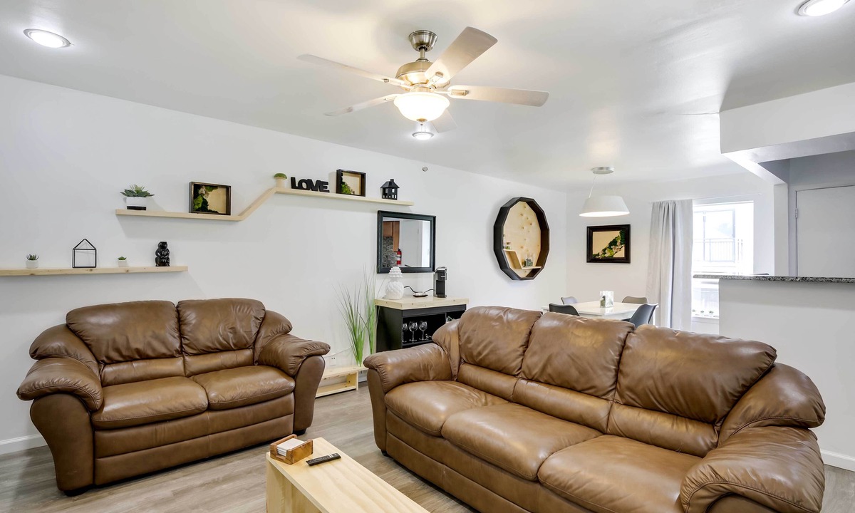 Knox - Henderson Apartment | Serene Dallas Condo w/Pool - Walkable Location!