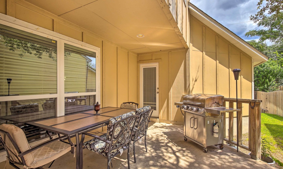 Boerne Cottage | Family Retreat ~ 1 Mi to Hill Country Mile!